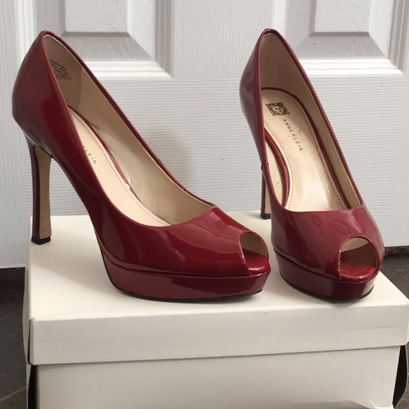 Shoes - Picture 1 of 3